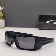 Oakley Batwolf Sunglasses Matte Black Frame Prizm Gray Polarized Lenses
